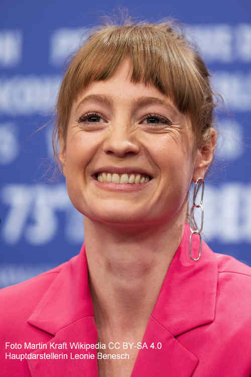 Leonie Benesch, Hauptdarstellerin der Schwarm