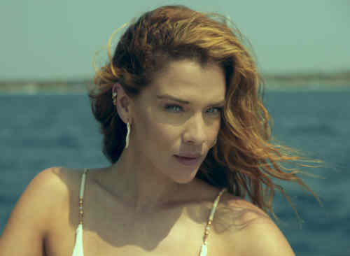 Carolina Miranda als Camila Román in Perfil Falso