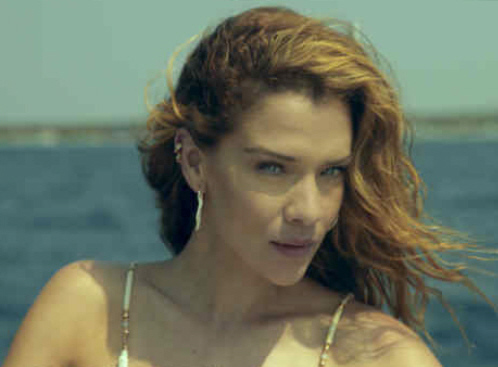 Camila Román (Carolina Miranda) aus Perfil Falso