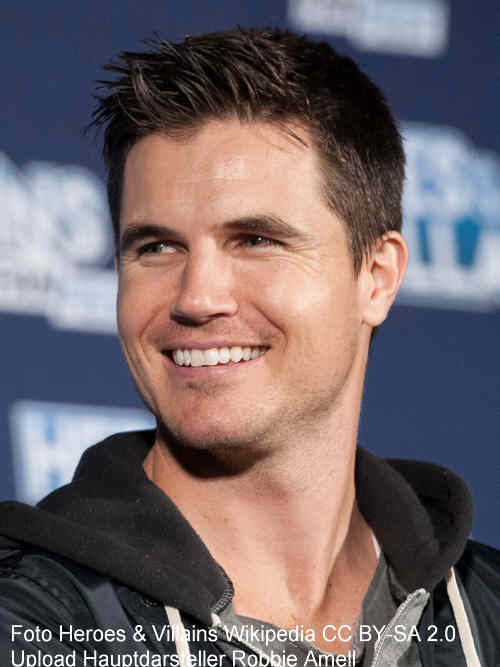 Hauptdarsteller Robbie Amell